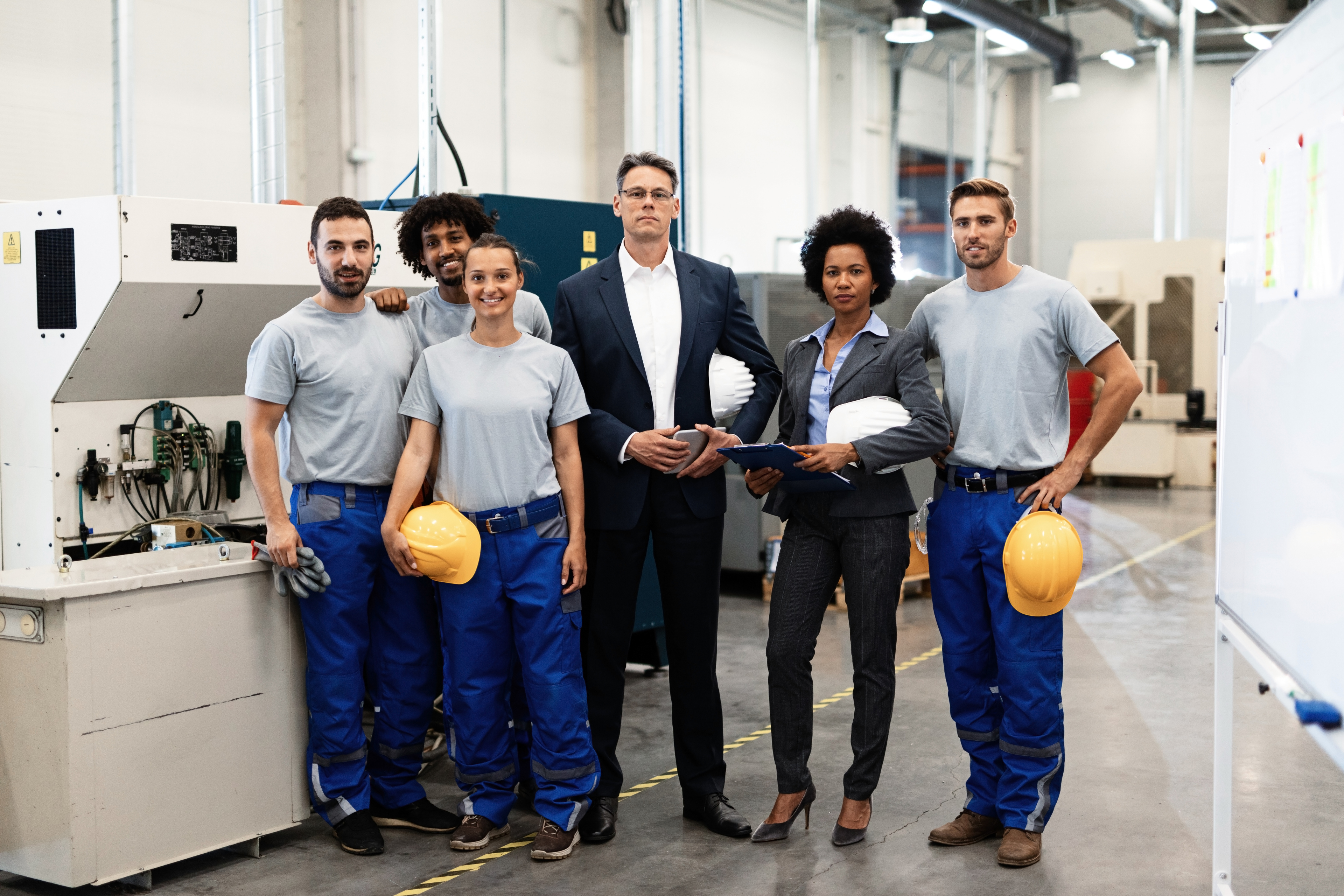 PEAG Personal überlässt Fachkräfte: Das Bild zeigt ein Team von Menschen.