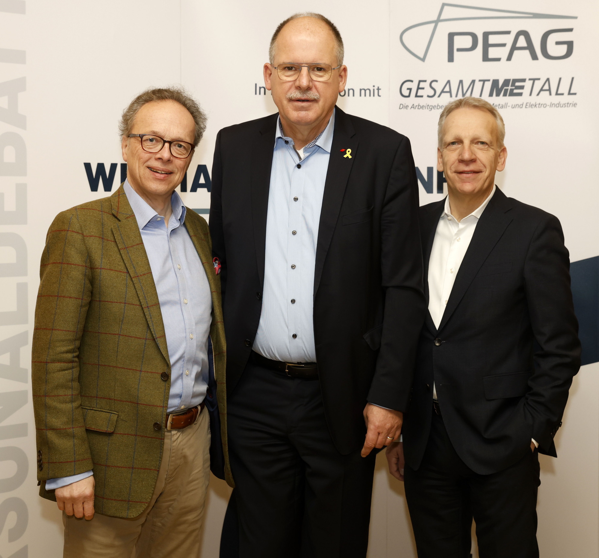 von links: Albrecht von der Hagen, Hauptgeschäftsführer und Mitglied des Bundesvorstands von Die Familienunternehmer e.V., Stefan Körzell, Mitglied des Geschäftsführenden DGB-Bundesvorstandes, und Andreas Schmincke, Geschäftsführer der PEAG Holding GmbH 